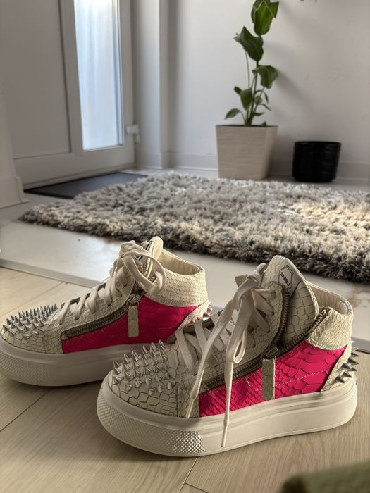 Adidași Atelierul lui Sârbu
