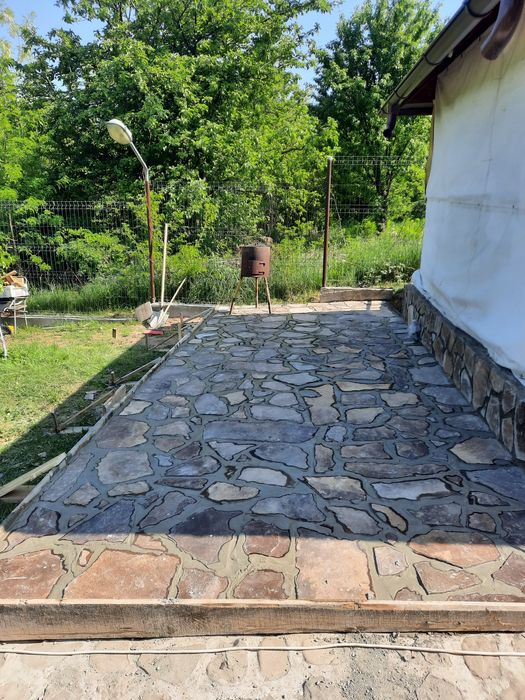 Vând piatră și montez detalii Nr