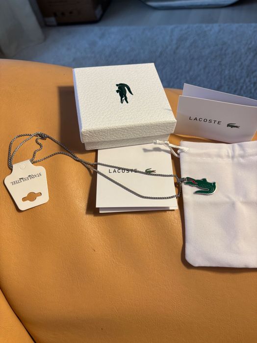 Lănțișor Lacoste!