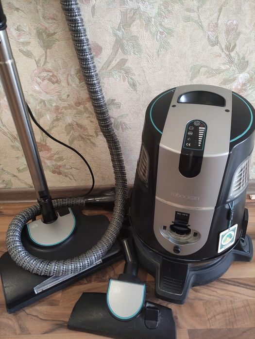 Продаю пылесос Roboclean