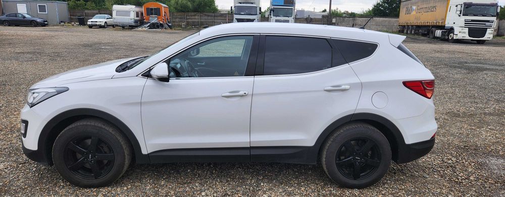 De vânzare mașina  de familie ,SUW,Hyundai Santa Fe,Kia