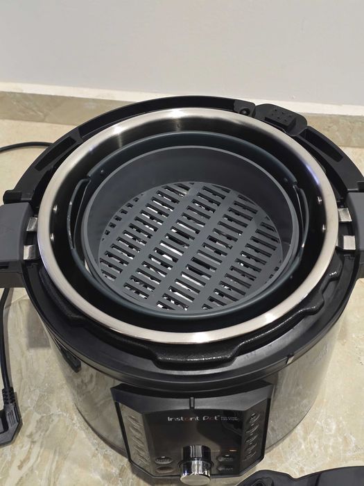 Instant Pot Pro CRISP + AIR FRYER 7.6 литра, с допълнителни приставки
