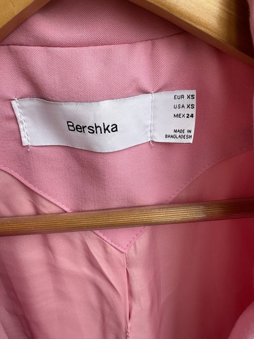 Свежо розово блейзър сако Bershka (размер XS)