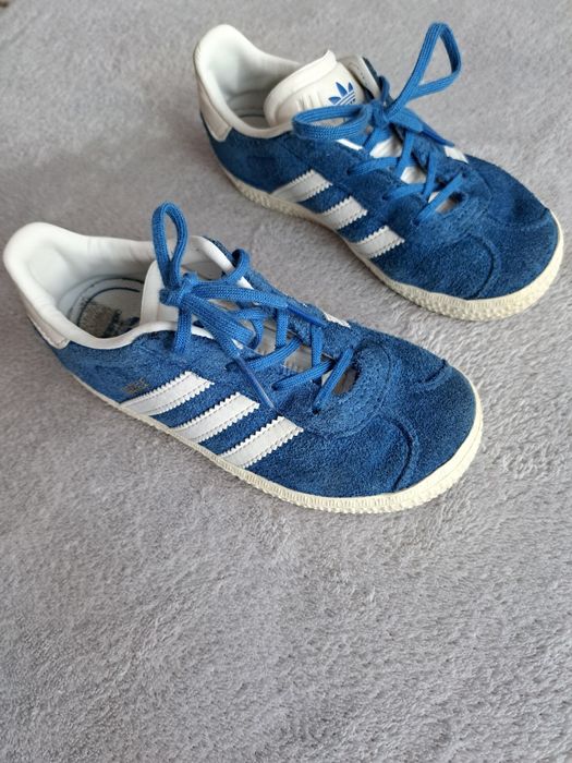 Vand adidasi adidas orginali 26.5