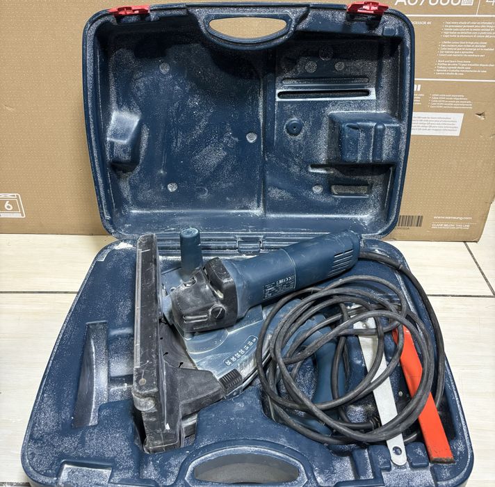 MDM vinde: Masina de frezat caneluri Bosch GNF 35 CA.