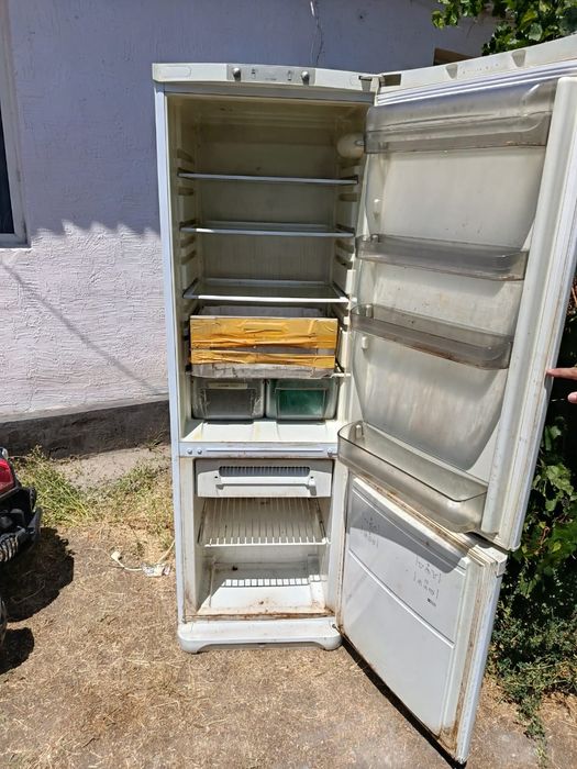 Продам холодильник