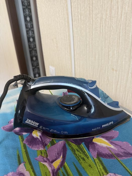 утюг Philips и гладильную доска