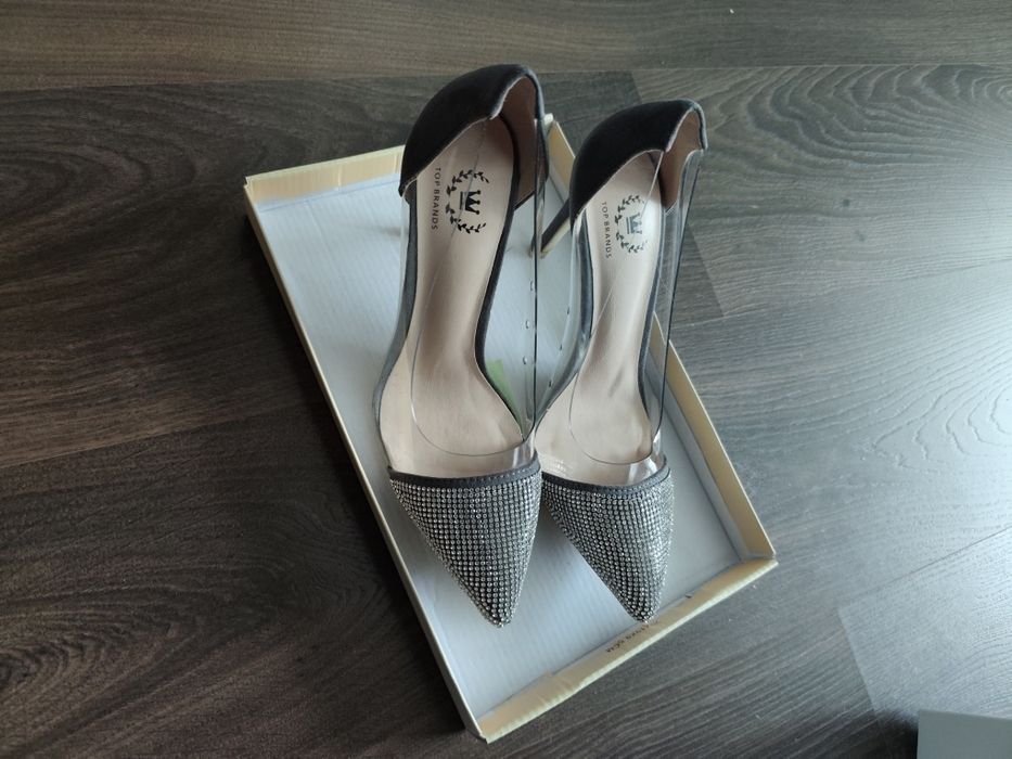 Продаются туфли женские