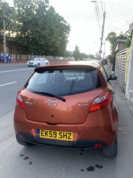 MAZDA 2 2010 — imagine 3