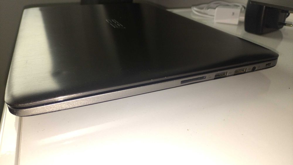 Asus R415U 14", Core i7-7500,12GB DDr4,256 GB,nVidia940MX