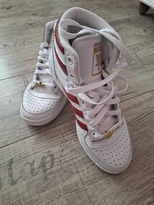 маратонки "Adidas" 37
