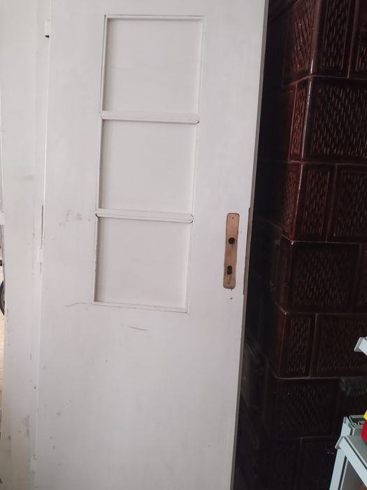 Foaie / foi de ușa din lemn plin sau prevăzute cu sticla