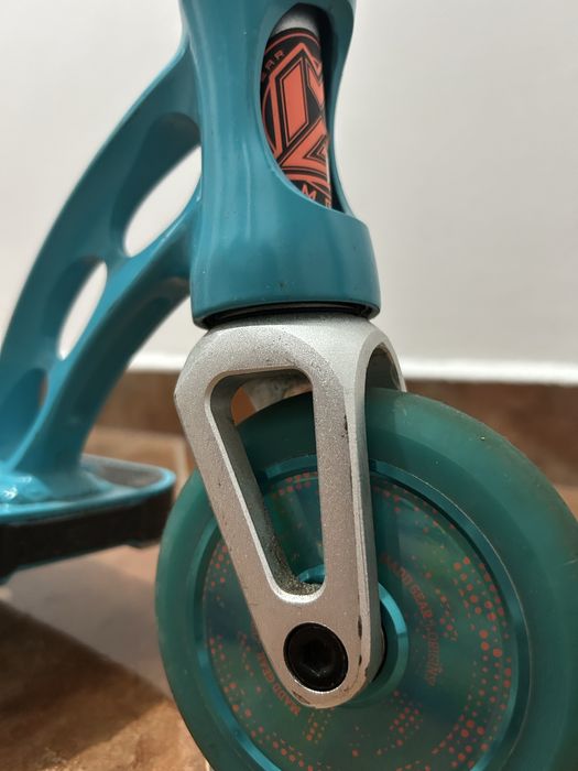 Trotineta Freestyle MGP,albastru/roz,ghidon ajustabil.