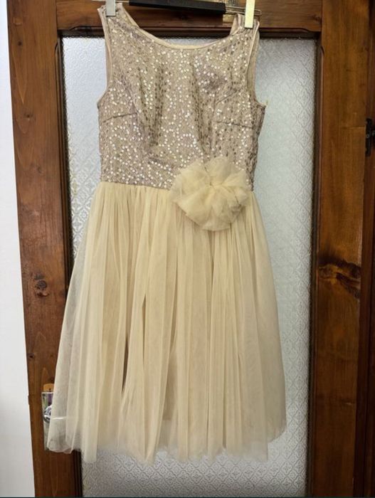 Rochie elegantă crem