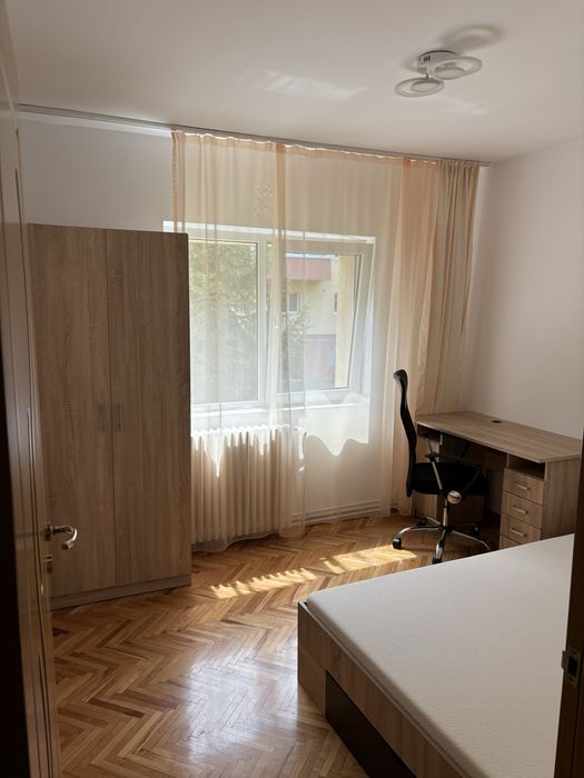 Inchiriez ap 4 camere, in Zorilor
