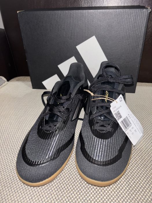 Нови футболни обувки за зала Adidas f50 league in