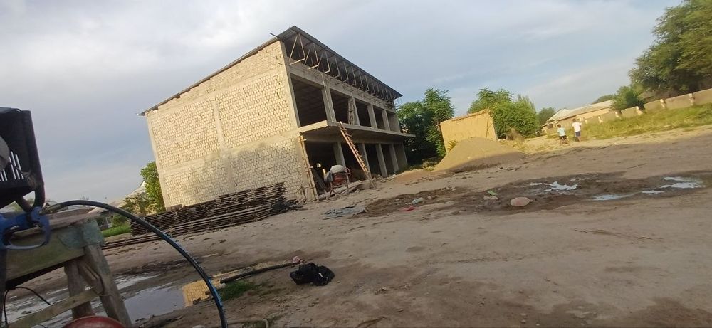 Noldan uy quramiz