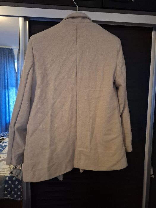 Дамско бежово палто