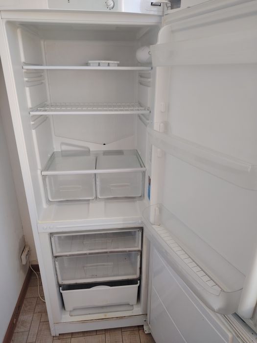 Холодильник сатылады