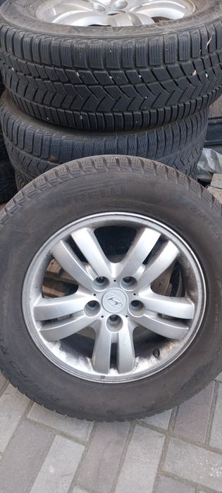 Jenți originale cu anvelope M+S Hyundai Tucson
