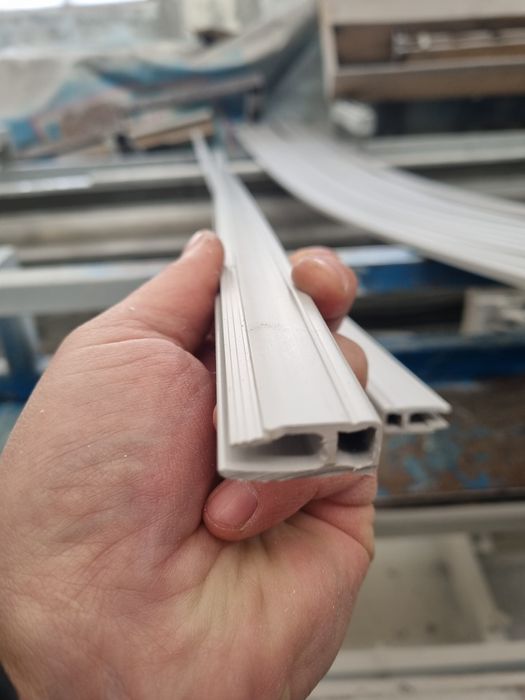 Багет для натяжных потолков