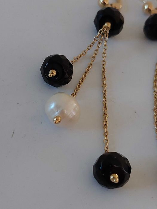 Дамски златни 18 карата обеци с перли и черни оникси;злато златен