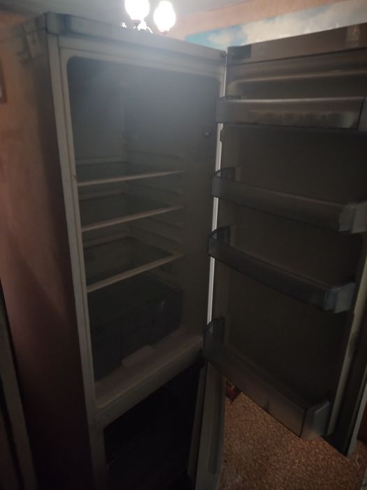 Продаю холодильник