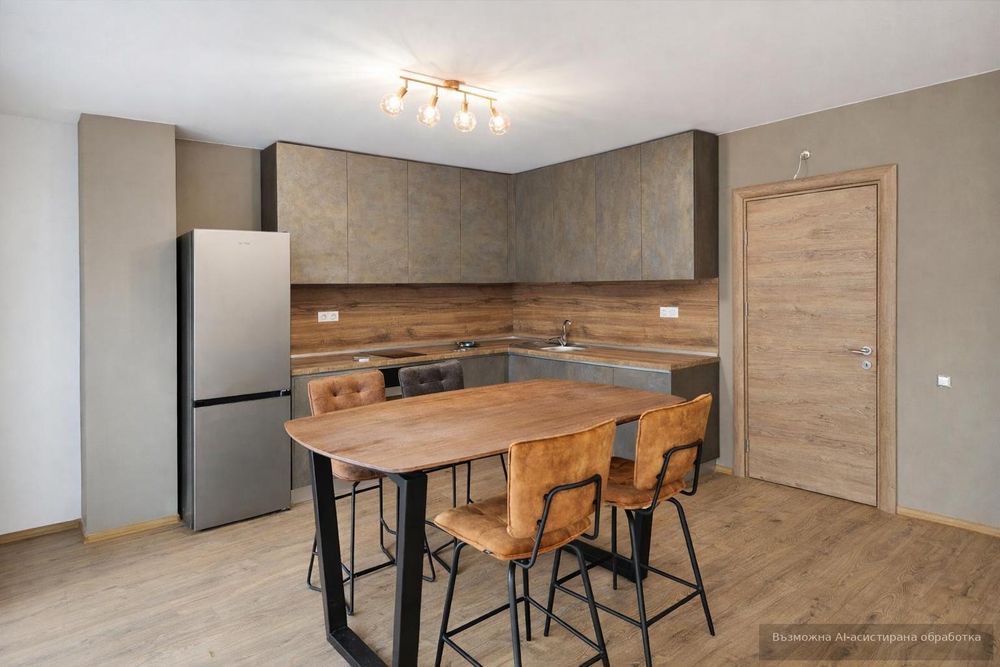 Луксозен ТРИСТАЕН апартамент в Център