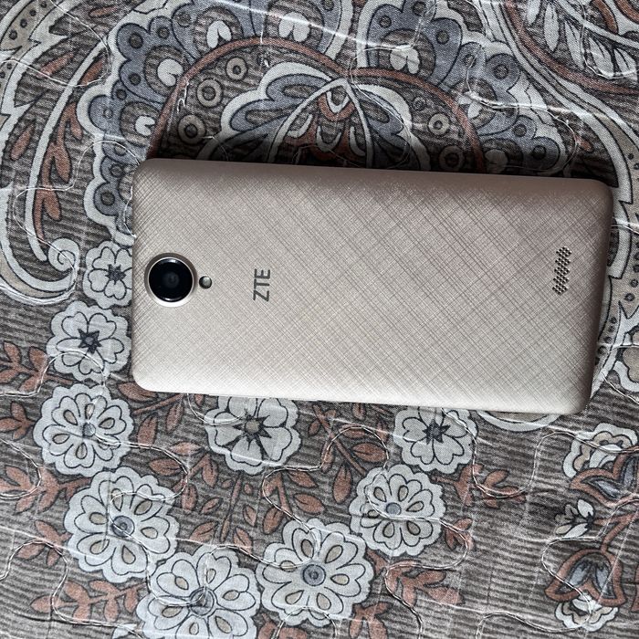 Продам новый zte s36