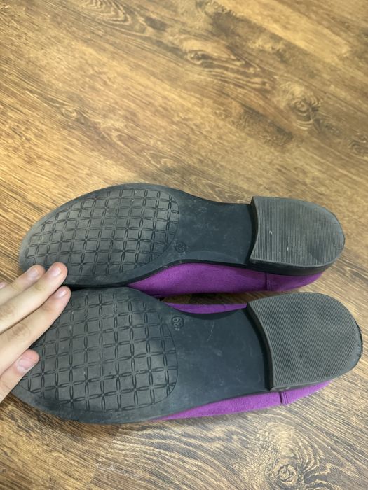 pantofi violet.