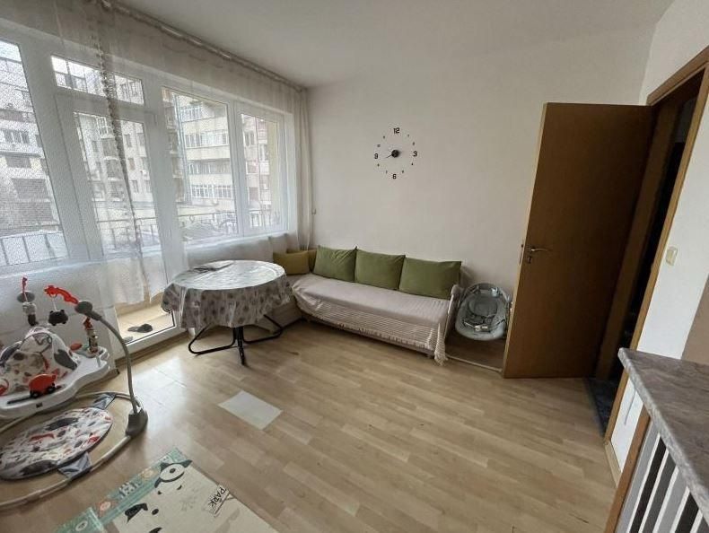 Двустаен апартамент, под наем, Автогарата