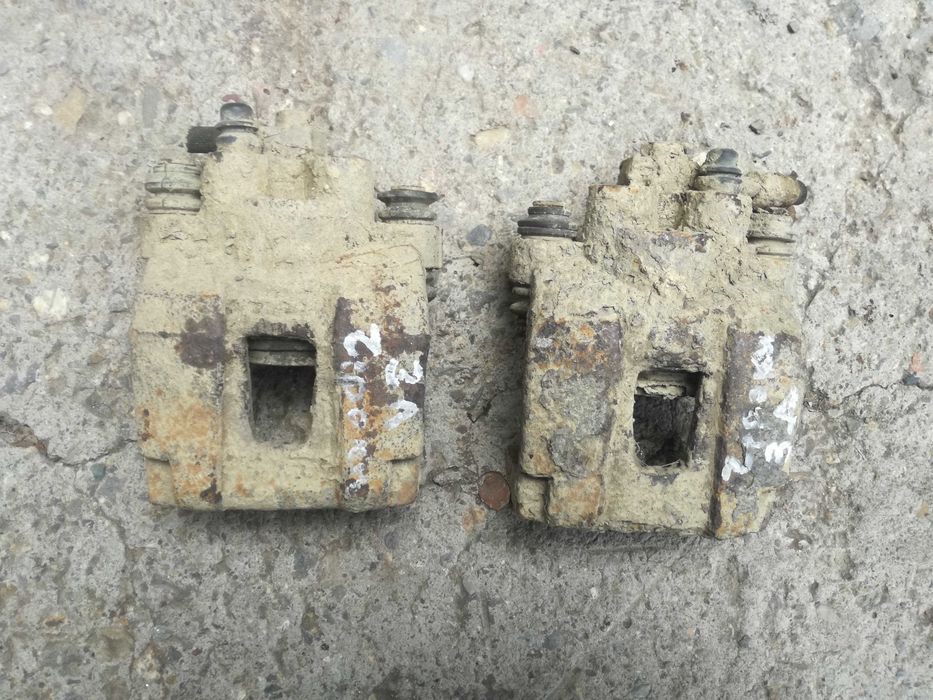 Jeep Cherokee Чероки 3.7i предни задни спирачни апарати супорти