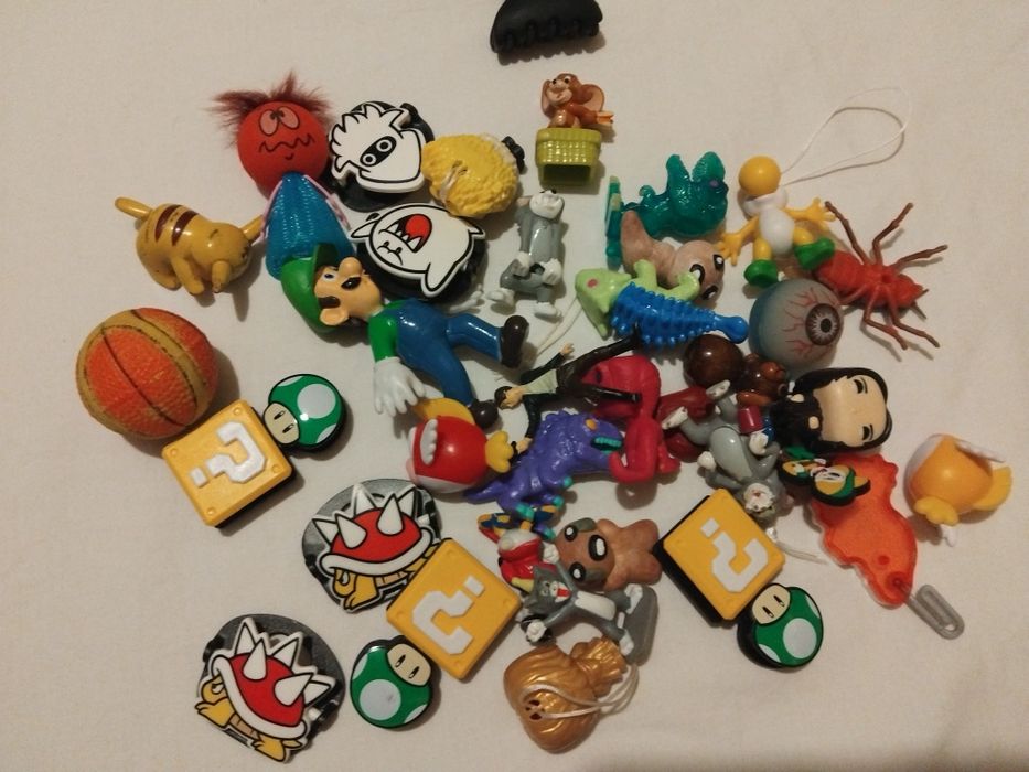 Играчки от киндер и други