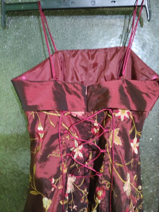 Дамски рокли размер М