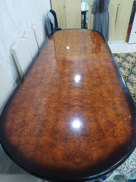 Стол в хорошем состояние продаеться