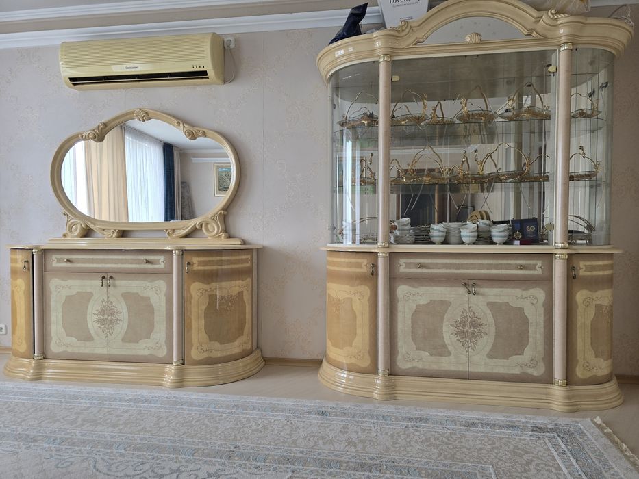 Сервант для посуды и тримо