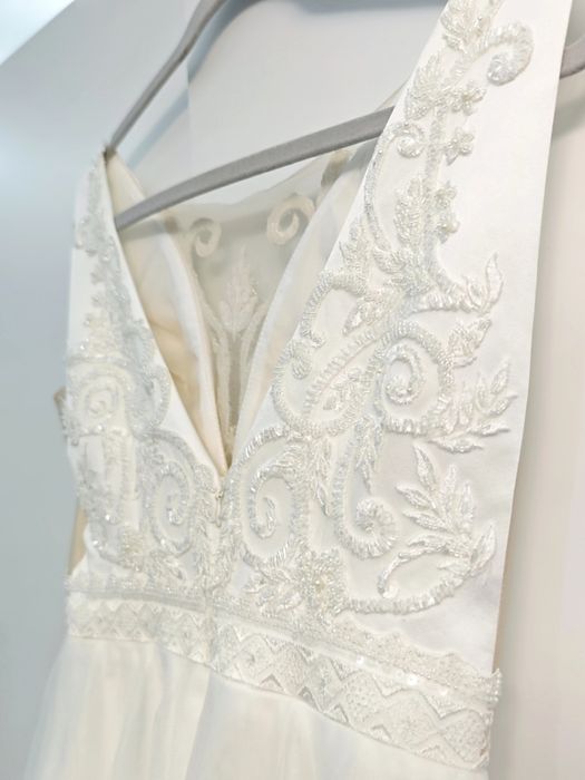 Vand rochie de mireasă elegantă tip A line.