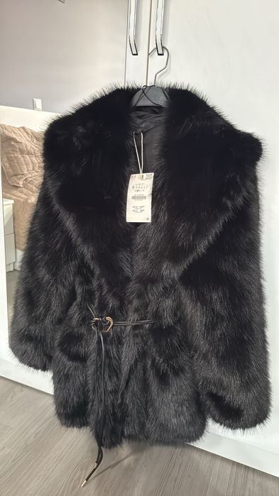 Zara пухено палто