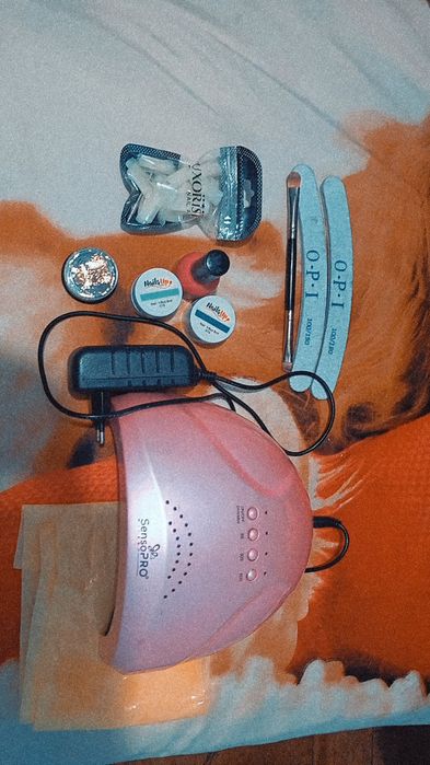 Manichiura și pedichiura