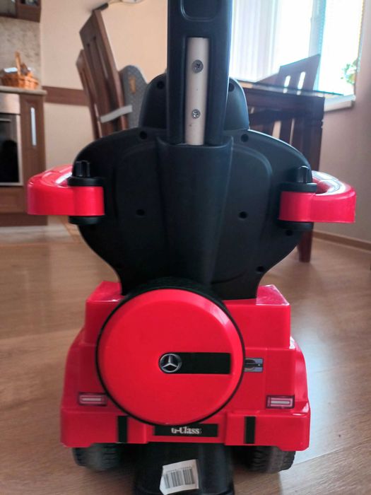 Червен Мерцедес G350 с дръжка и сенник