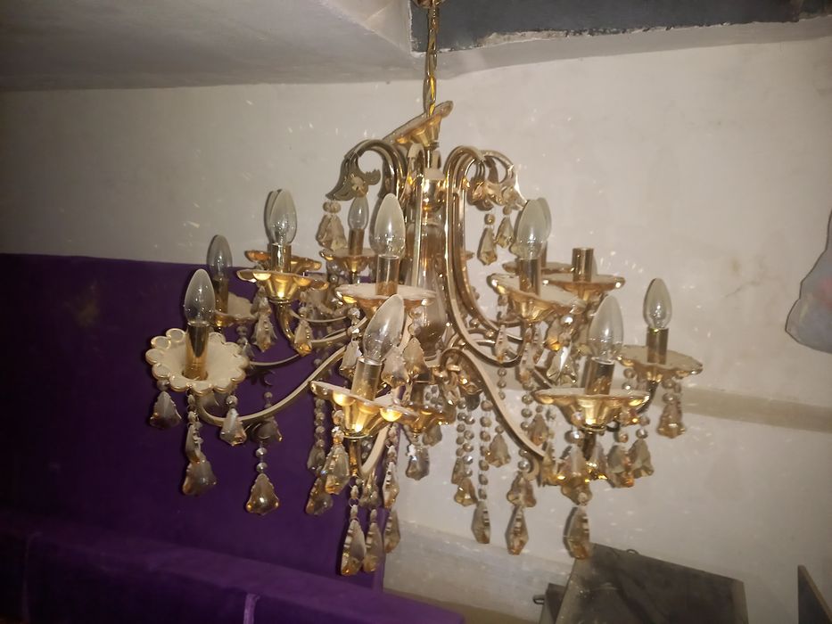 Продается люстра
