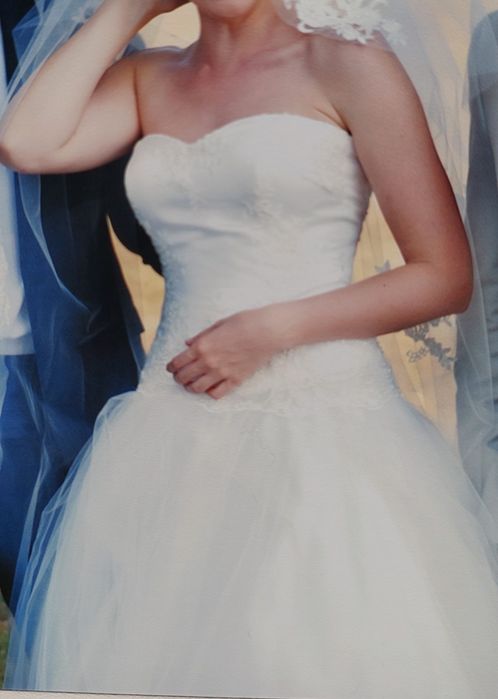 Бутикова Булчинска рокля с кринолин