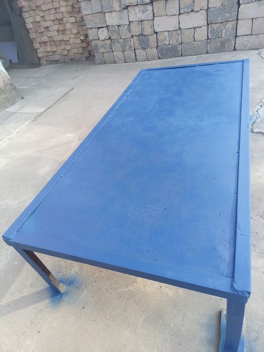 Металлический стол