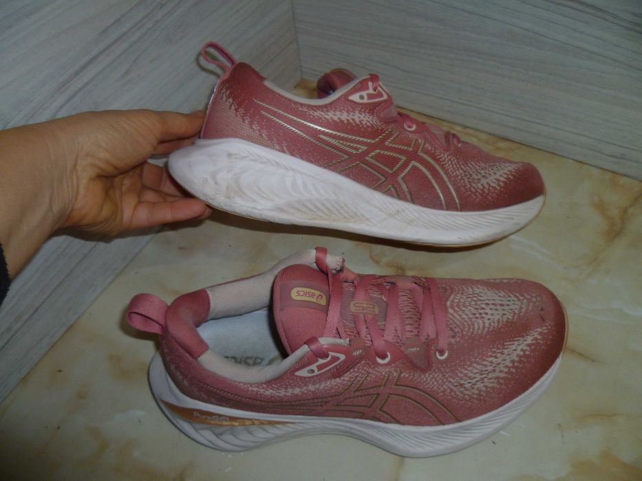 ASICS маратонки №40