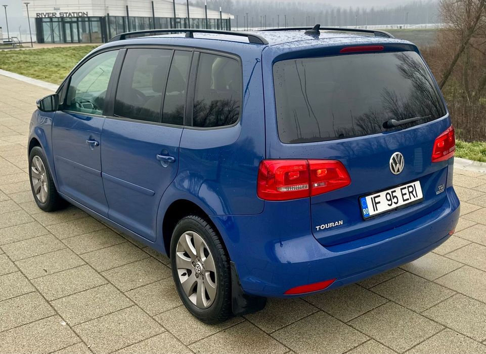 VW Touran// Alcantara crem // Navi + waze