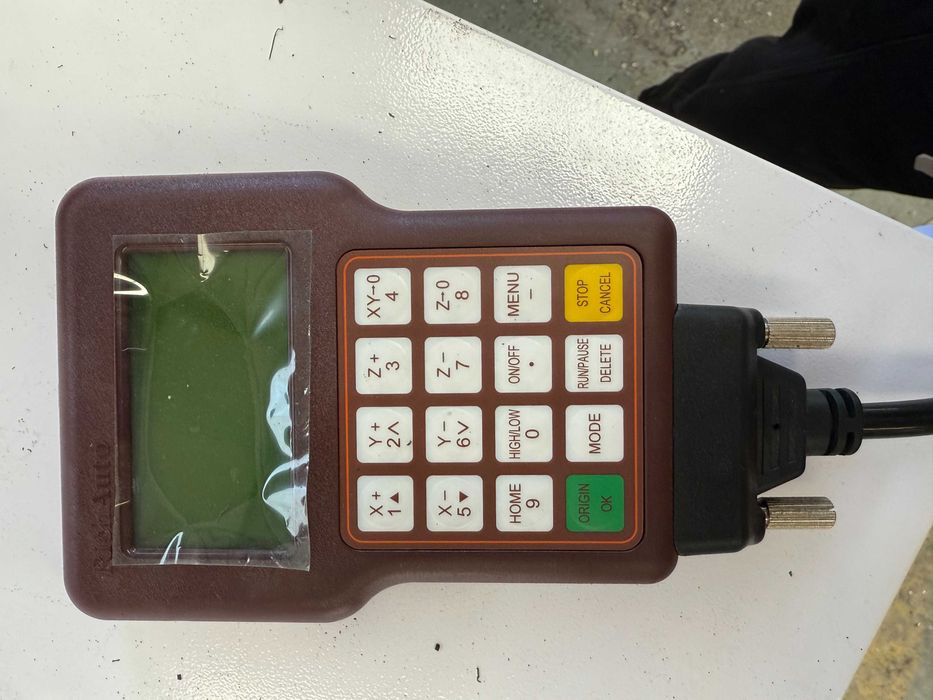 Router CNC cu 3 motoare si masa cu vacuum