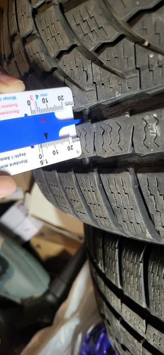 Зимни гуми Nokian 215/55/17 - 2бр.