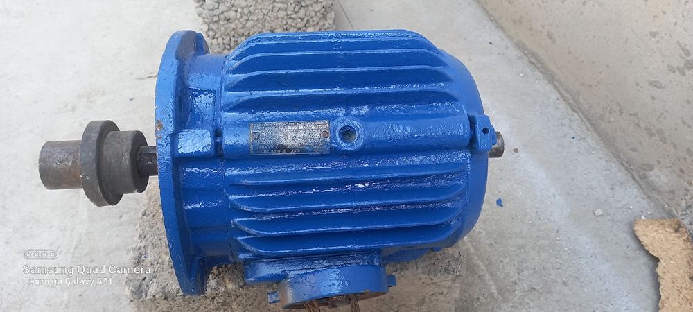 Продаю мотор двигатель асинхроный. Матор сотаман асинхрон