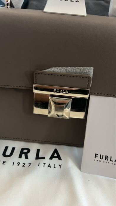 FURLA VENERE TOP HANDLE Crossbody bags.100% оригинал, със сериен номер