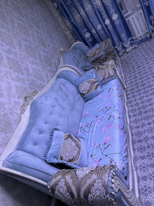 Диван продам спочно в хороший состояния